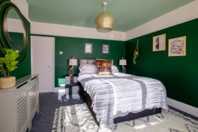 Step Free Access Apt for 6 Parking 2 Mins Town